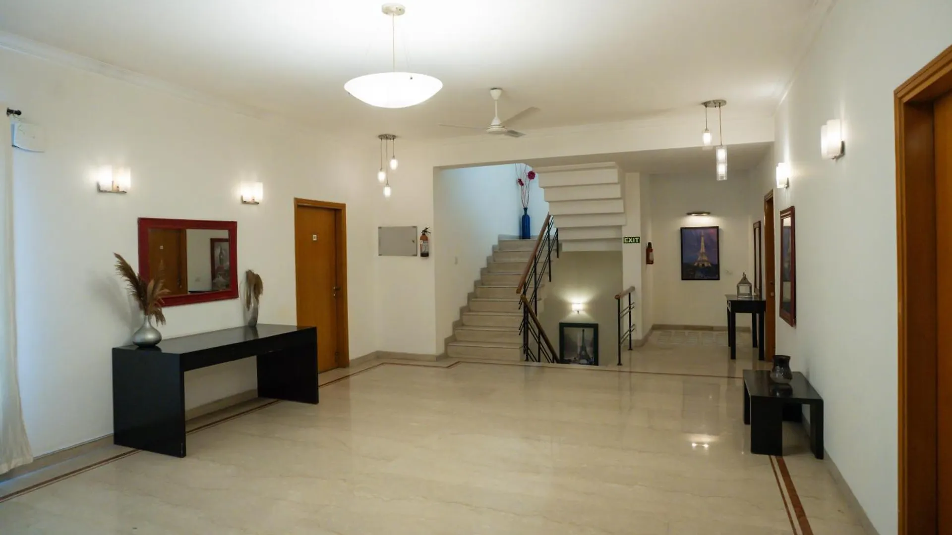 Ahuja Residency Cyber City I 구르가온 3*,  인도