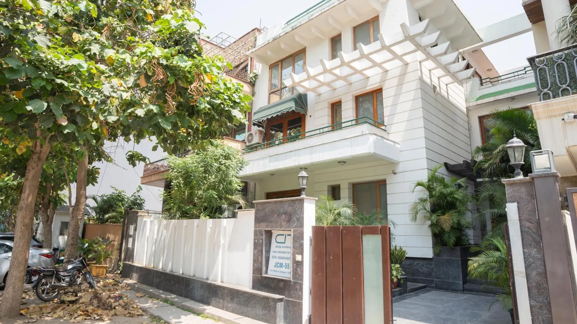 Ahuja Residency Cyber City I 구르가온 3*,  인도