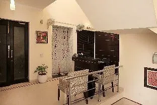 Ahuja Residency Cyber City I 구르가온 3*,  인도