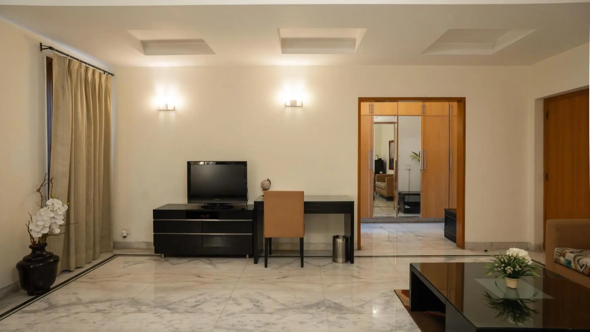 Ahuja Residency Cyber City I Gurgáon Penzion